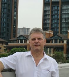 Dilyan69, 57 години , Хетеросексуален/а, Мъж, Luton, United Kingdom