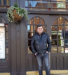 Georgi, 54 години , Хетеросексуален/а, Мъж, Canary Wharf, United Kingdom