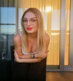 Regina, 33 години , Хетеросексуален/а, Жена, Varna, Bulgaria