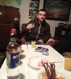 Veselin, 32 години , Хетеросексуален/а, Мъж, Brussels, Belgium