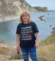Radka, 52 години , Хетеросексуален/а, Жена, Karlovo, Bulgaria