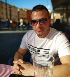 Daniel, 42 години , Хетеросексуален/а, Мъж, Lisburn, United Kingdom