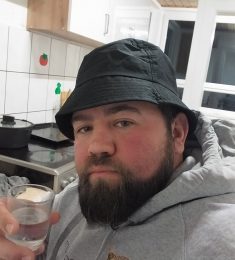 Ivan, 41 години , Хетеросексуален/а, Мъж, Reutlingen, Germany